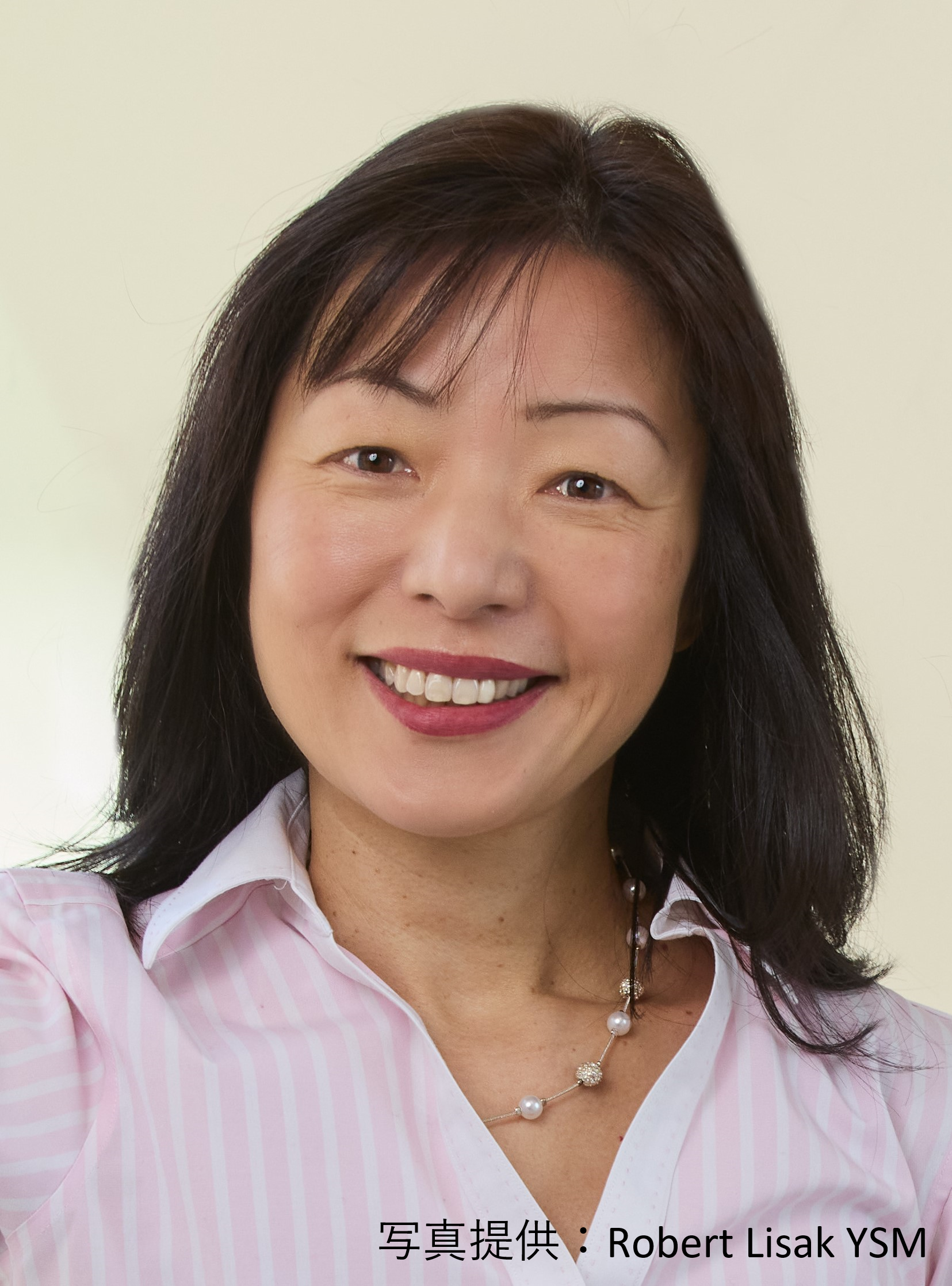 名前入り02_★写真_Iwasaki, Akiko - photo by Robert Lisak, YSM.png